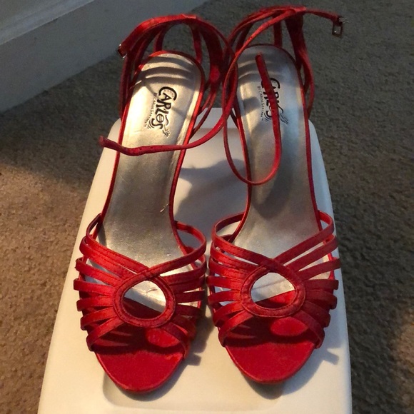 Shoes! 👠 - Picture 2 of 3